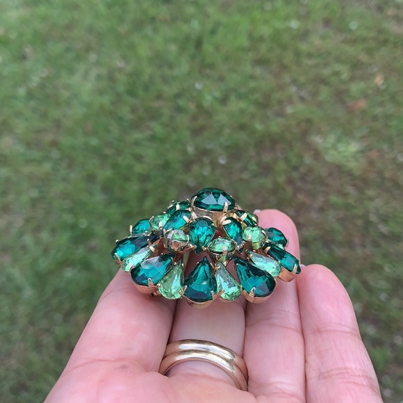 Vintage Gold-tone Green Rhinestone Domed Brooch - Picture 4 of 17